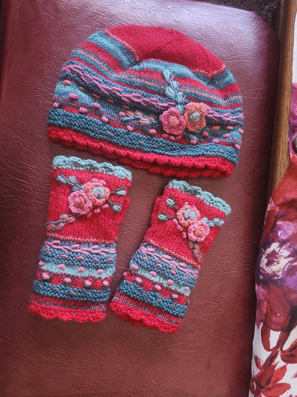 Lost Horizons Matching Wool Hat & Fingerless Gloves Set